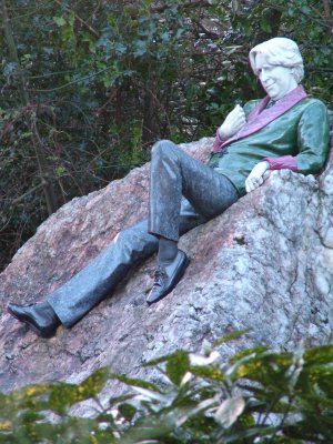Q Wilde statue.jpg