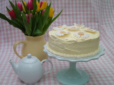 Daisy cake.jpg