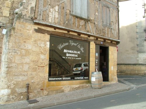 Bergerac Wine shop.jpg