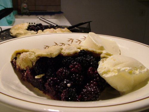 Cottage blackberry pie.jpg