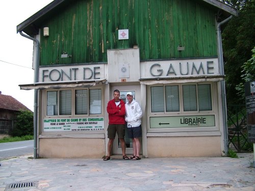 Eyzies Font 2.jpg