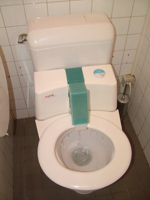 I Toilet.jpg