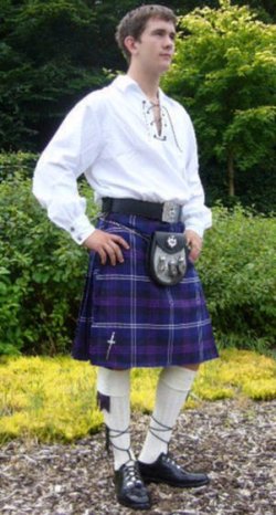 Nov 1 Cute man kilt2