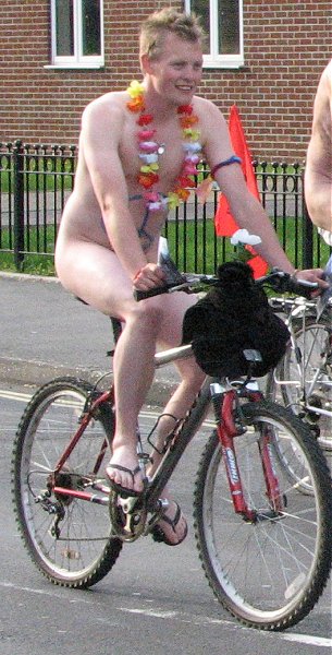 Naked cyclist o