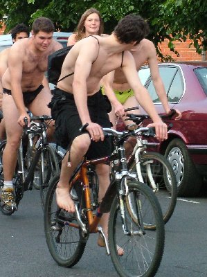 Naked Cyclists k