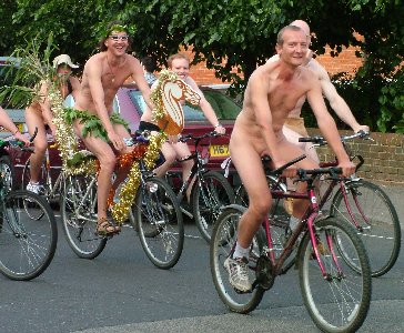 Naked cyclists m