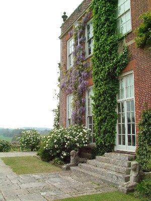 e Hinton Ampner